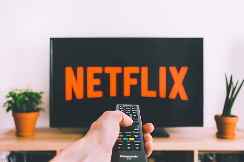 Famille regardant la TV avec SmartBox